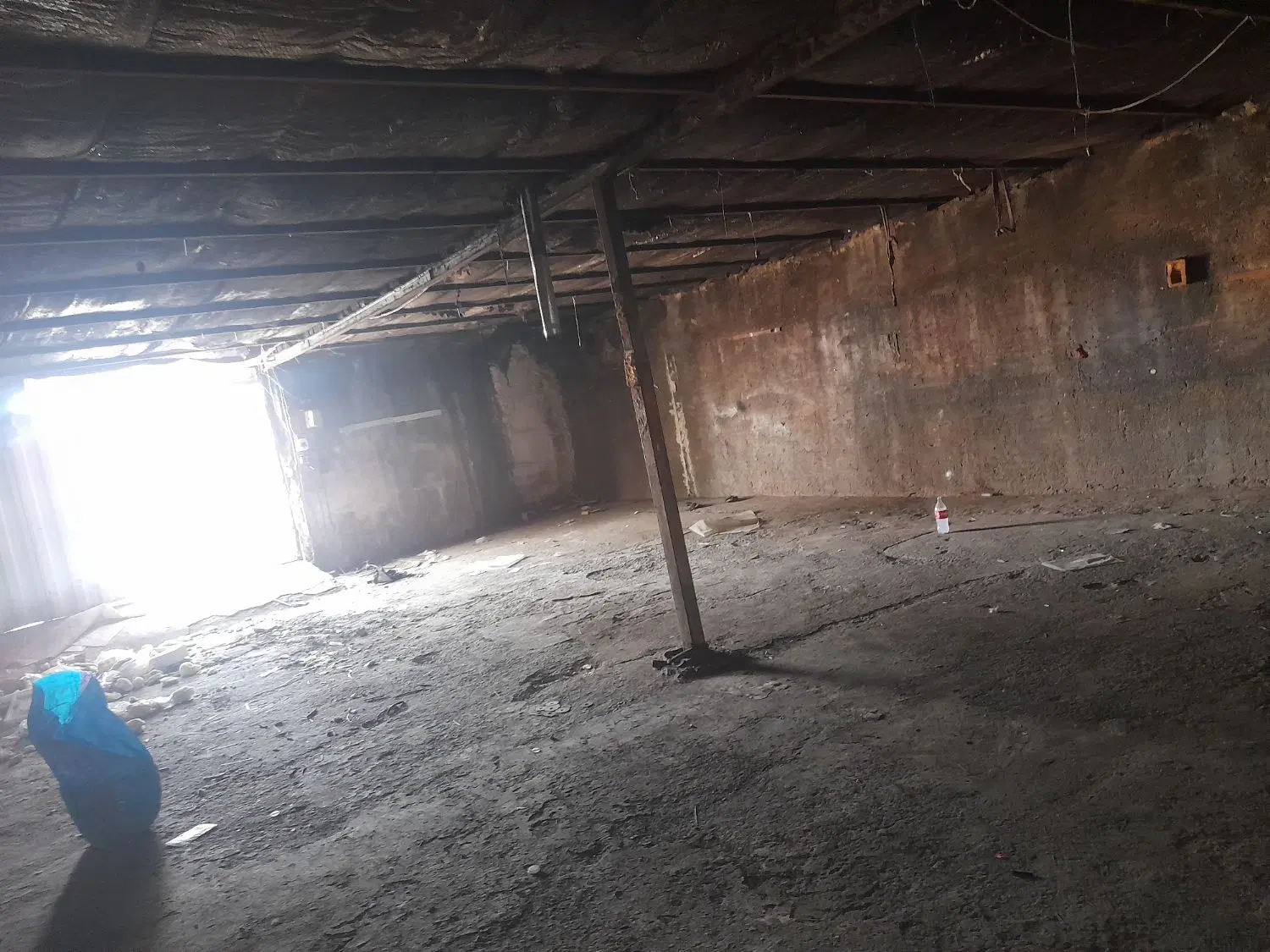 سالن ۱۶۰متری