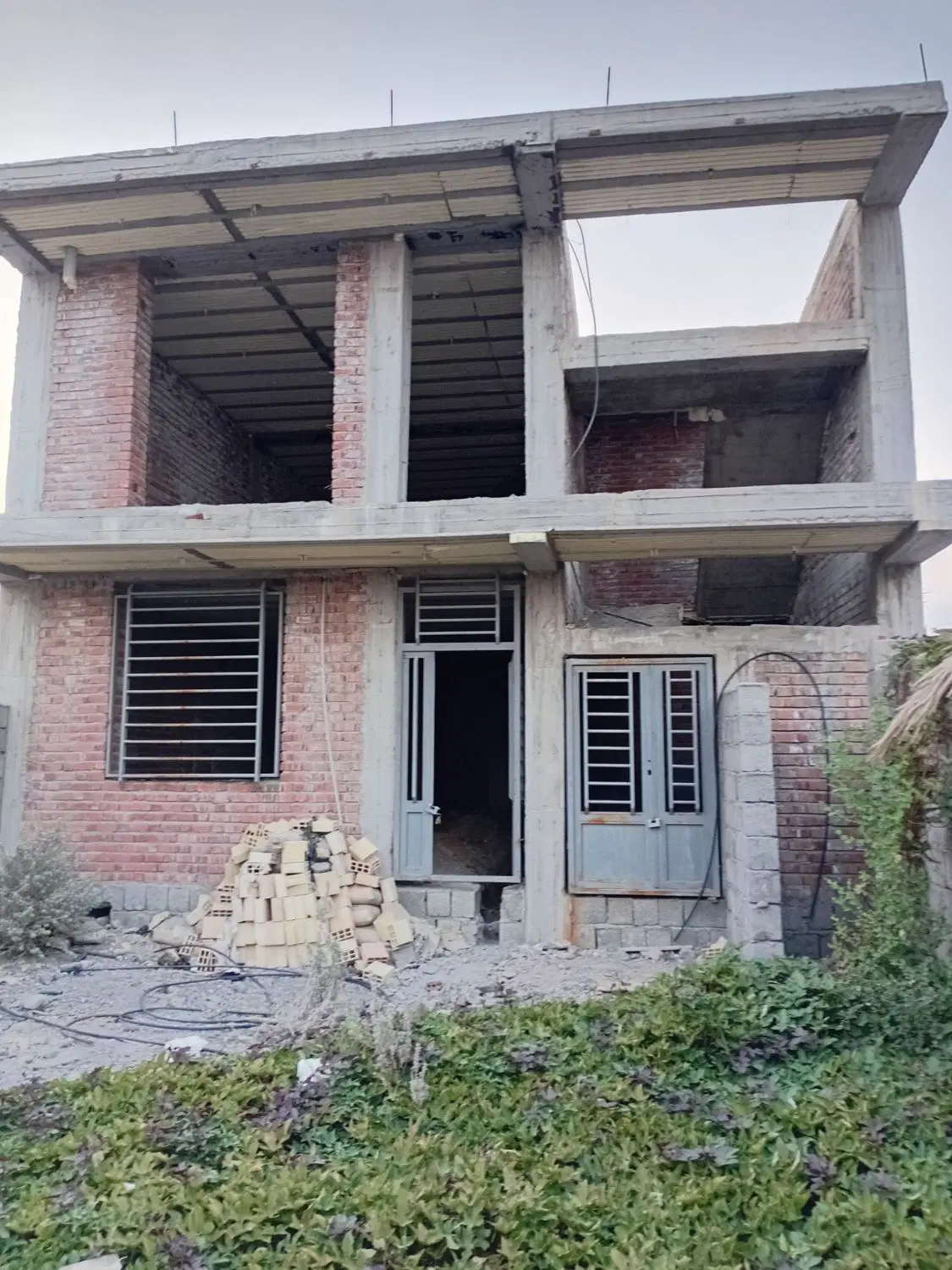 فروش یک باب منزل مسکونی ۲طبقه