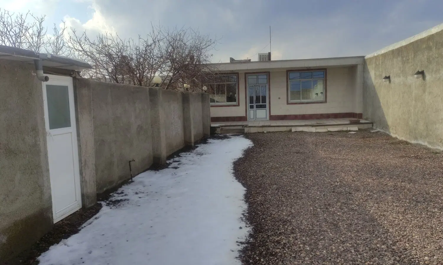 خانه ویلایی دربست، فارسیان