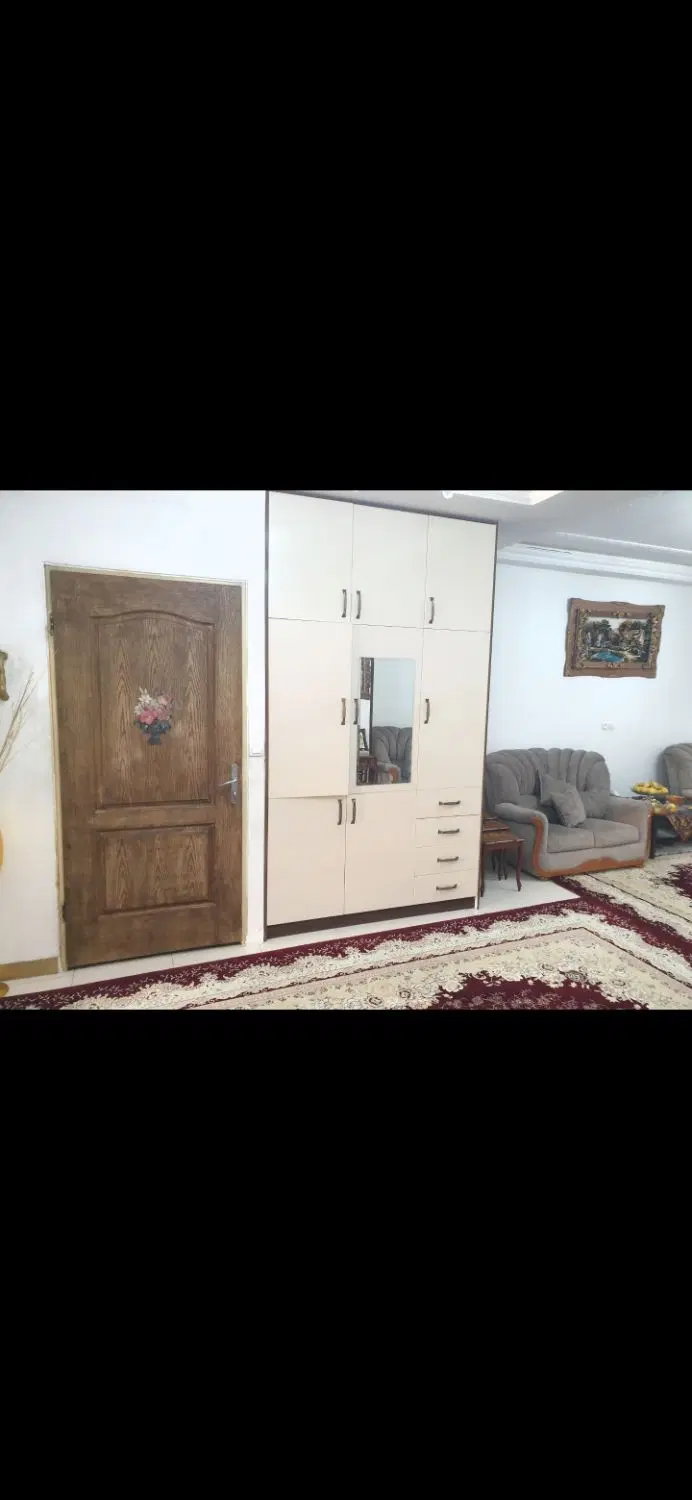 واحد ۸۰ متری طبقه اول