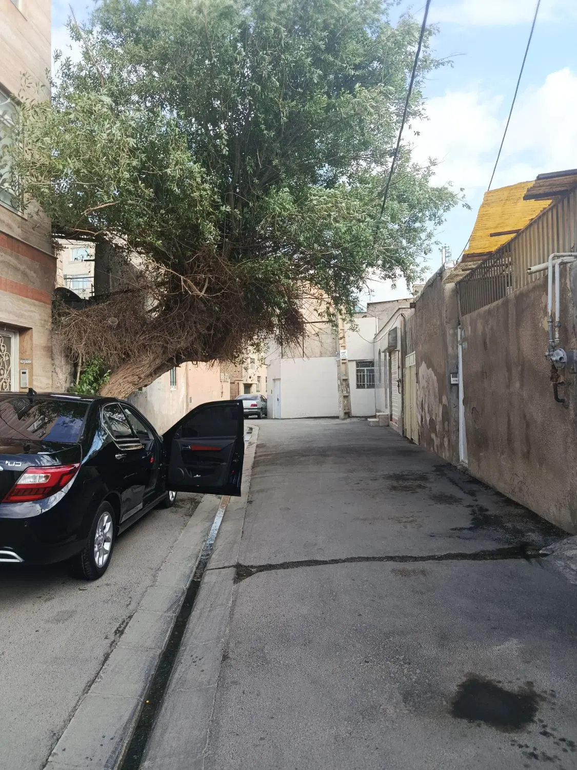خانه ویلایی 80متر حیاط ماشین رو