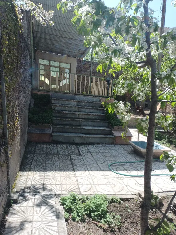 زمین ۲۰۰ متر تجاری بر خیابان مرکز شهر