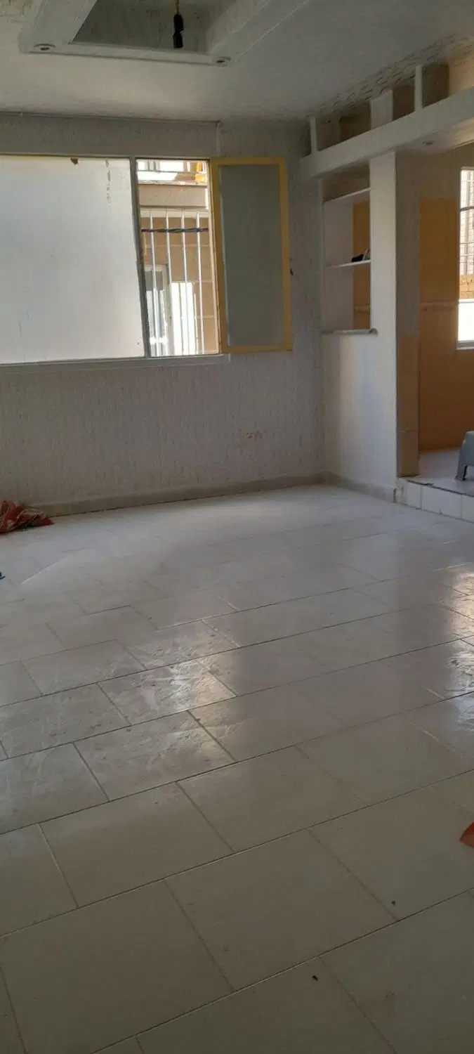 آپارتمان ۷۰ متری طبقه اول تک واحدی
