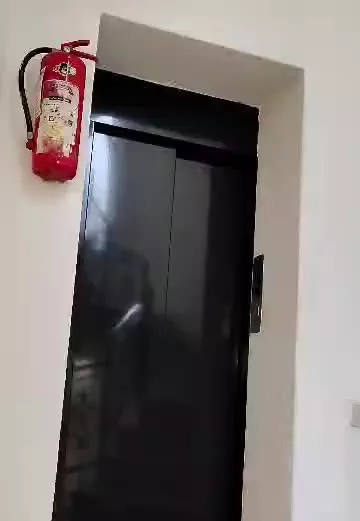 ۱۳۰ متر سه خواب فول امکانات