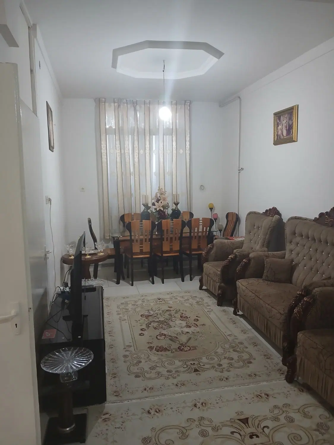 خانه ۱۳۵ متری در خیابان اندیشه