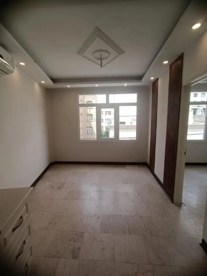 آپارتمان ۴۰ متری با پارکینگ غیرمزاحم طبقه ۲