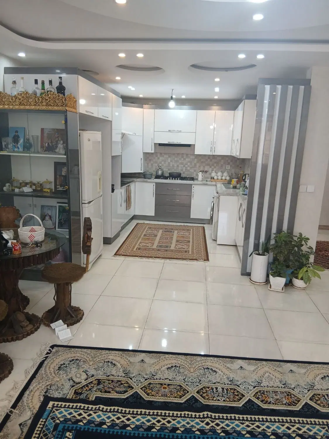 فروش واحد سه خواب ویلایی اساتید