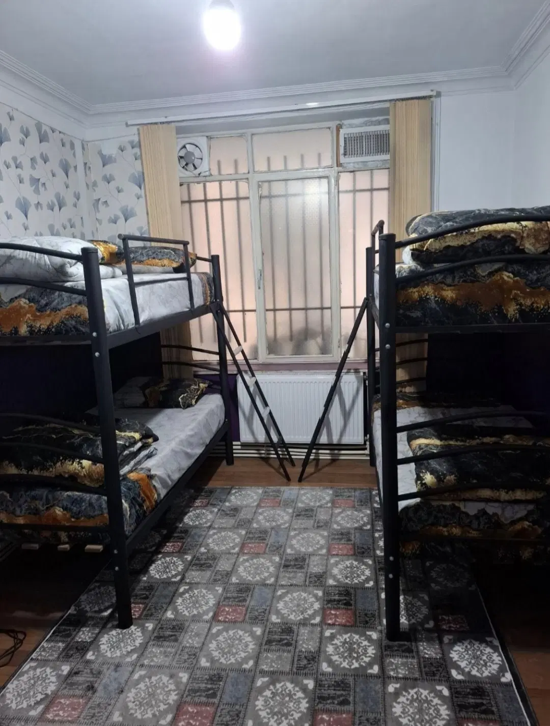 پانسیون و خوابگاه پسرانه برکه