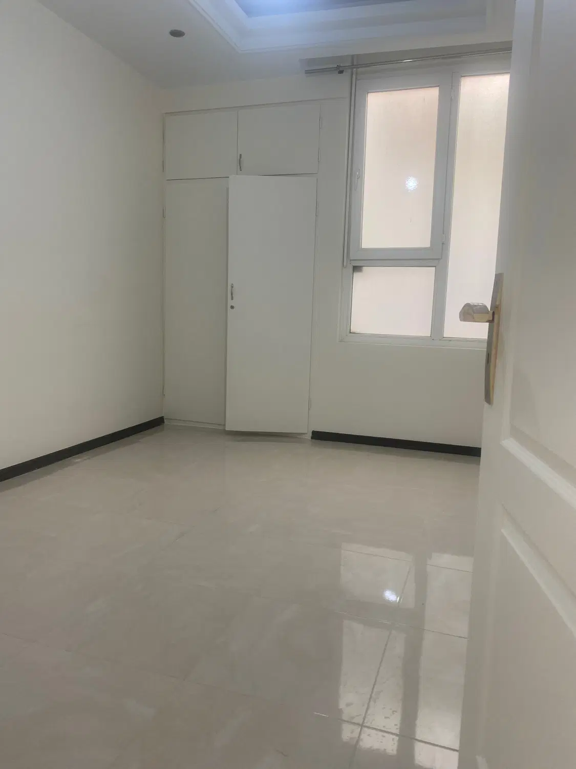 واحد لوکس سندار گوهردشت زیر قیمت