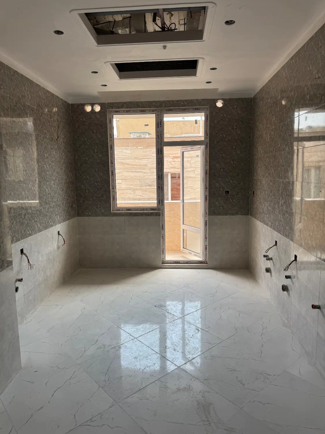 ۹۰ متر نوساز پیروزی