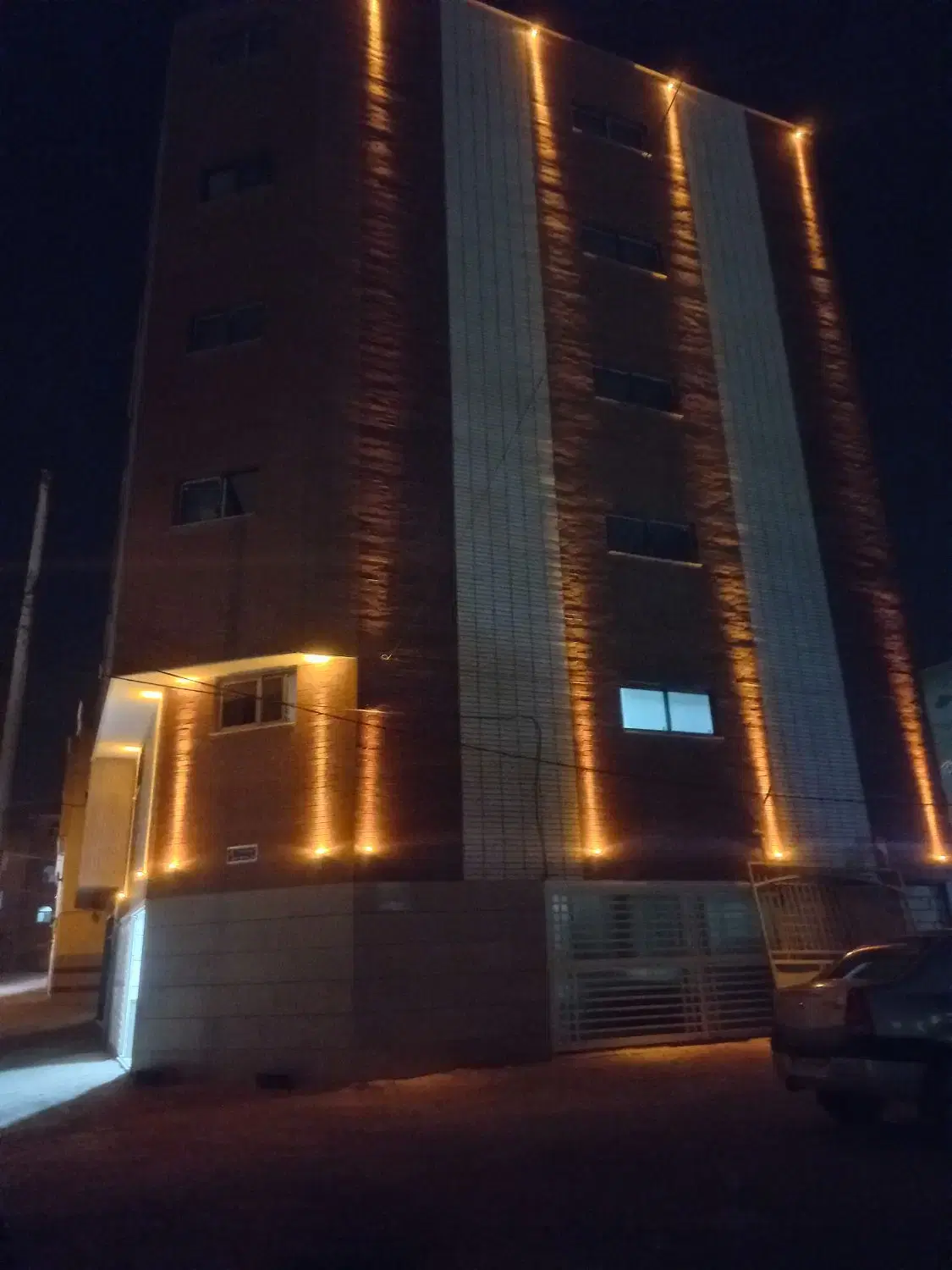 واحدهای ۱۰۵ متری