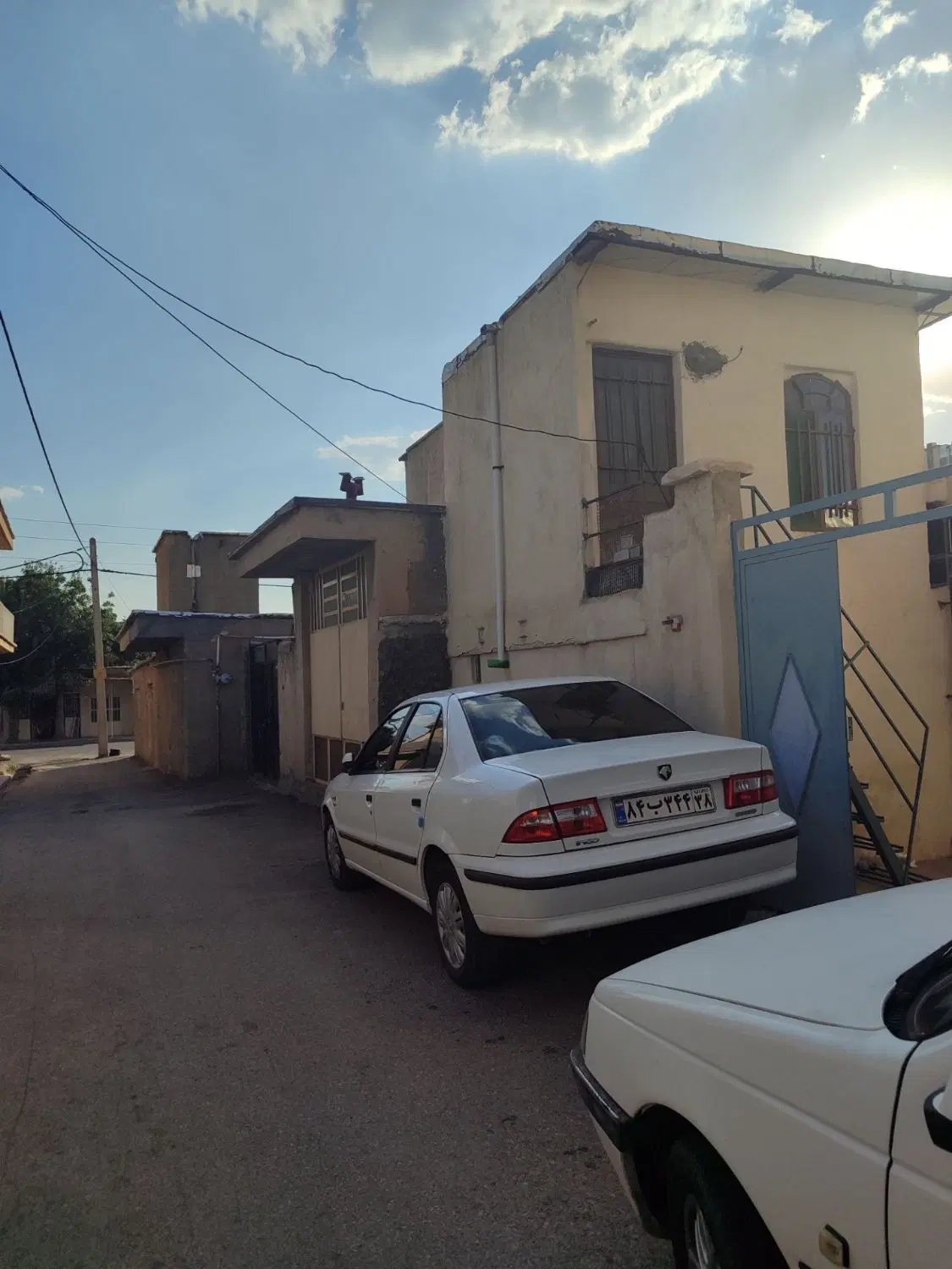 ملک فروشی