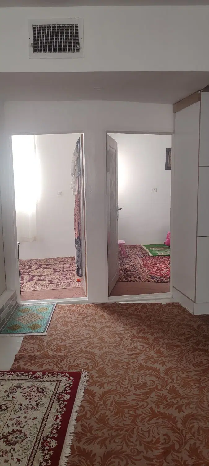 ساختمان تک واحدی با مغازه تجاری