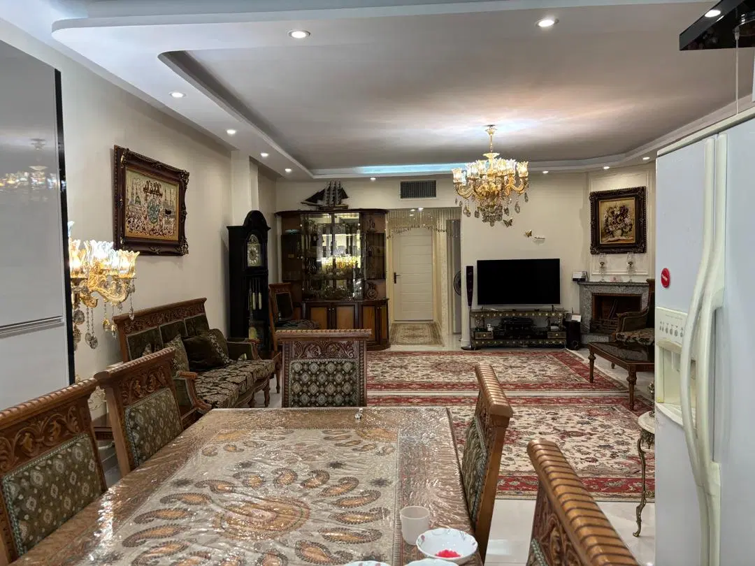 ۱۱۵ متر ۳ خواب روبه آفتاب فول امکانات
