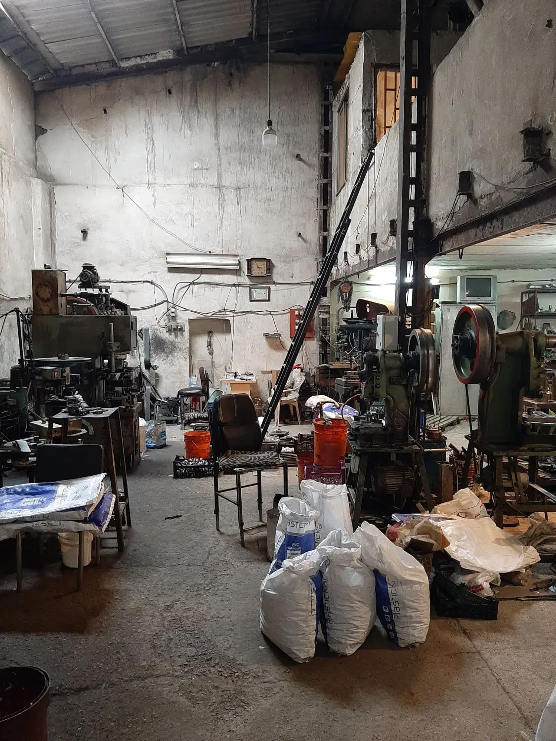 فروش کارگاه ۱۶۰ متری