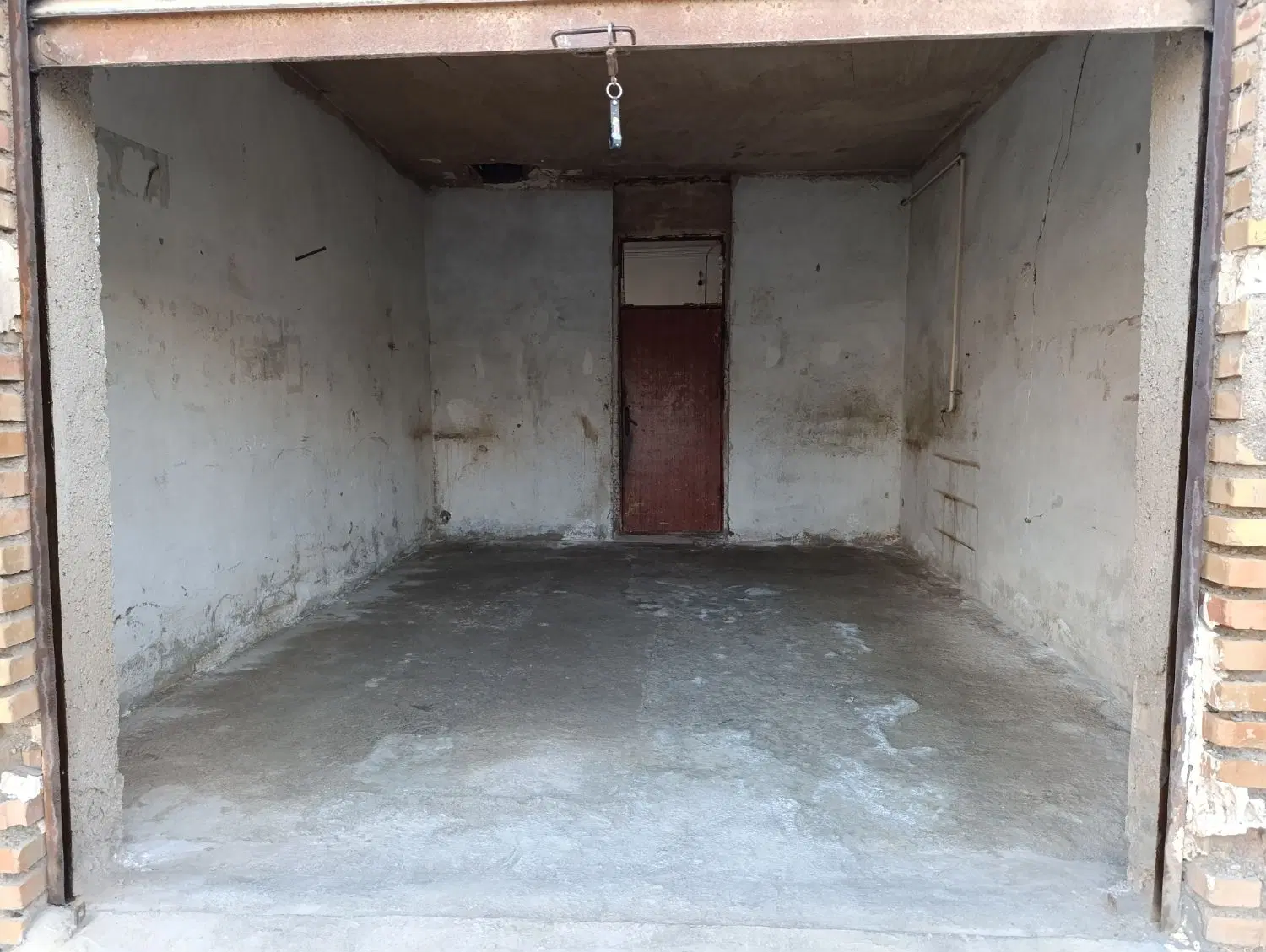 انبار  بره خیابان اصلی