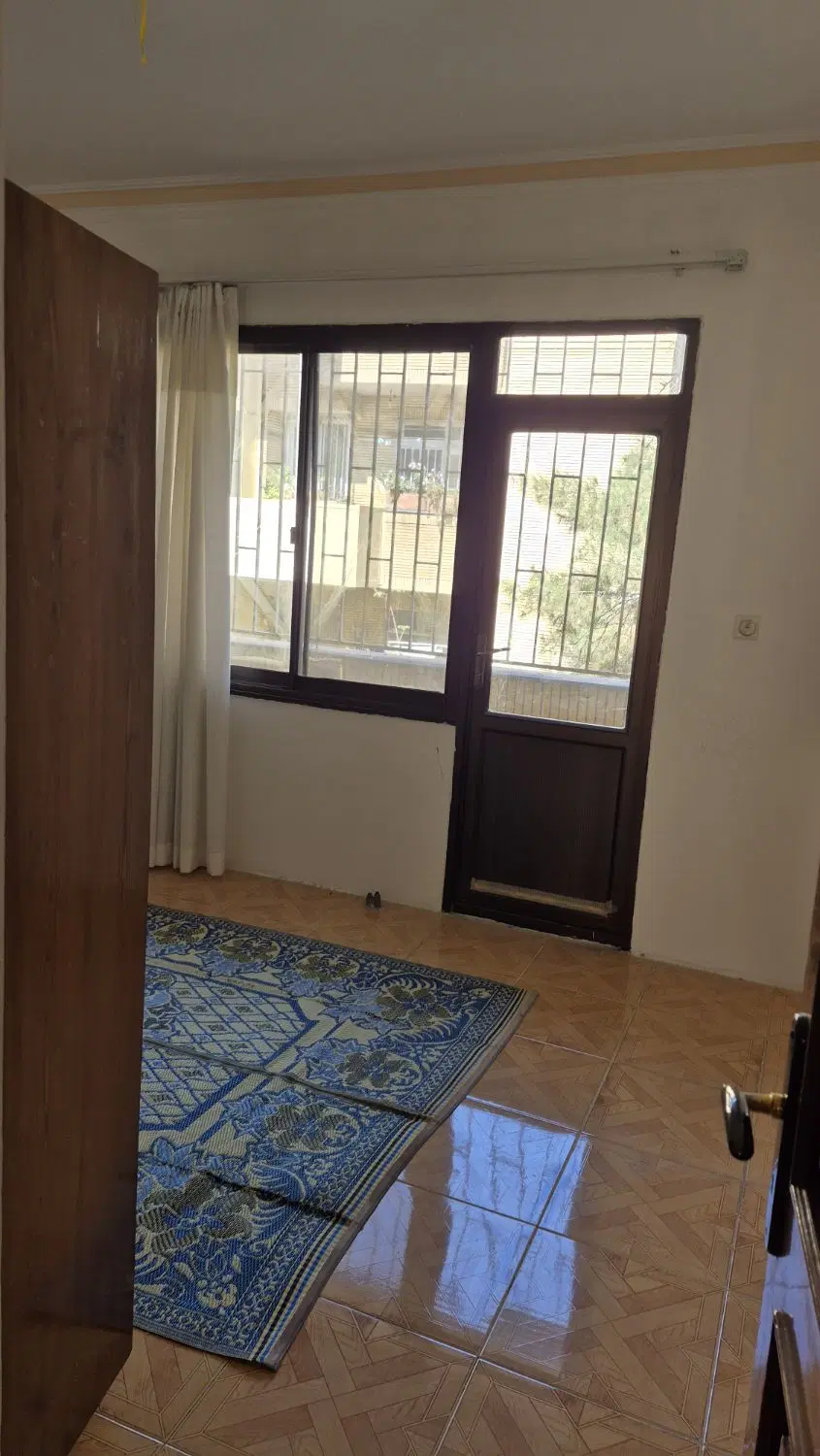 آپارتمان۱۵۰متری اوایل دانش آموز(۲ قدمی مترو)