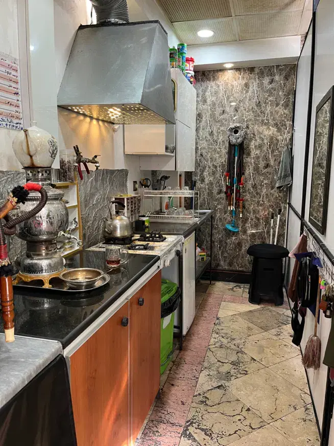 قهوه خانه فعال (معاوضه ) مترو کمیل نواب