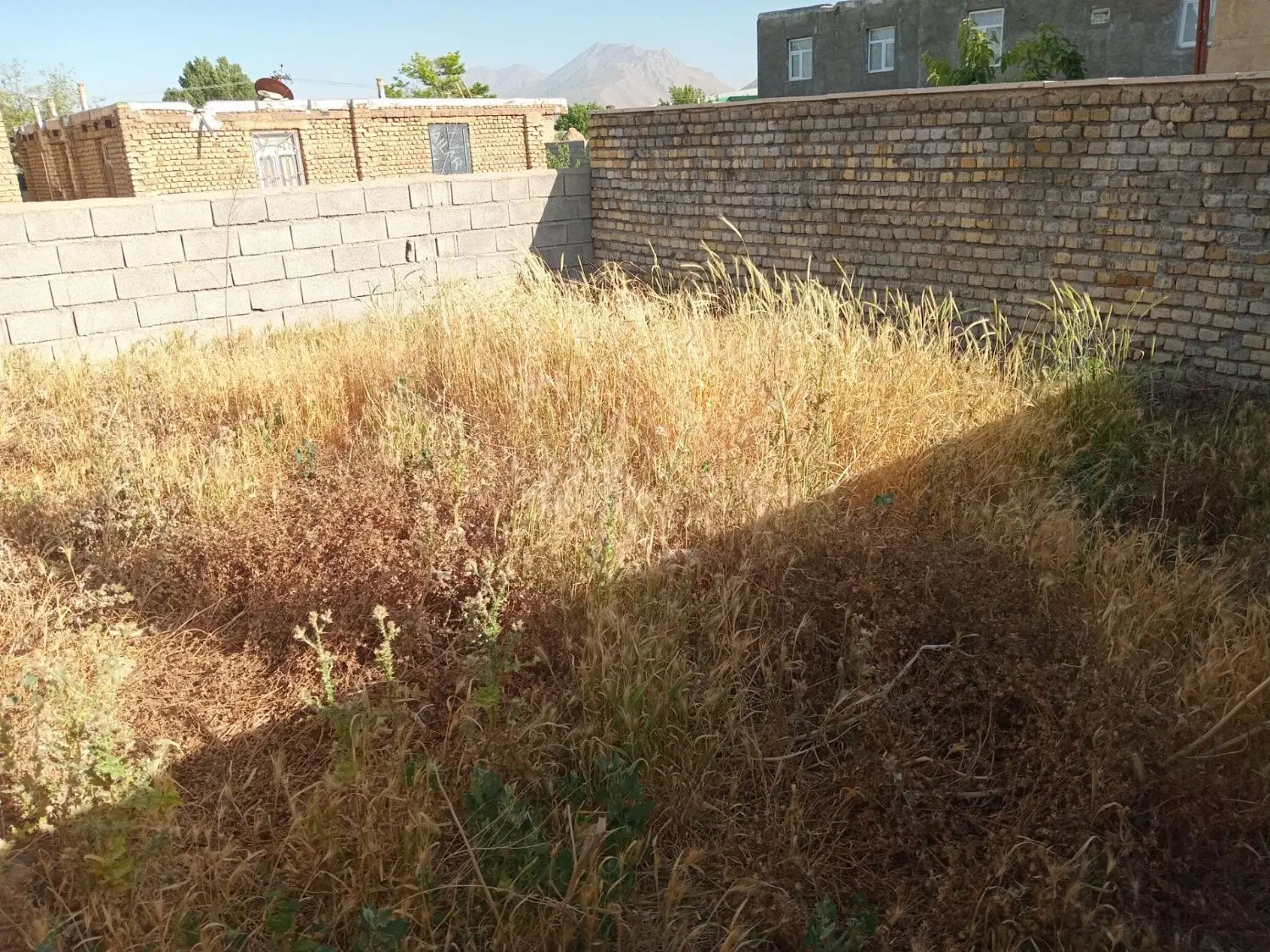 زمین 150متر