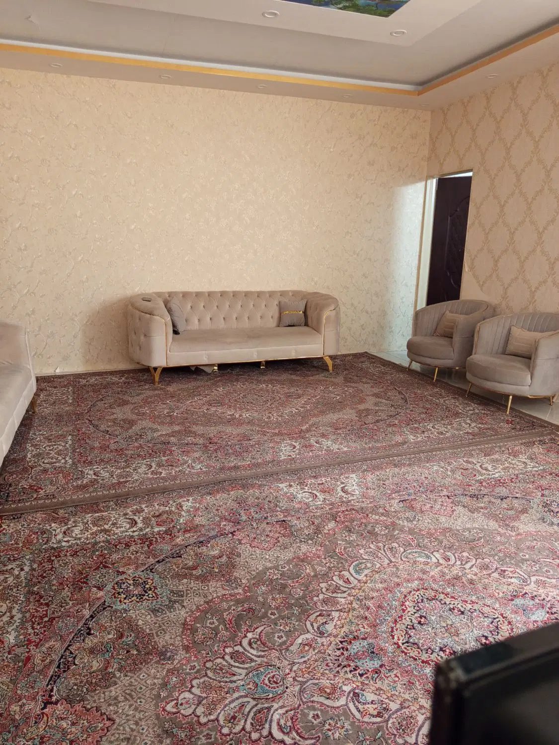 خانه ویلایی همراه با مغازه