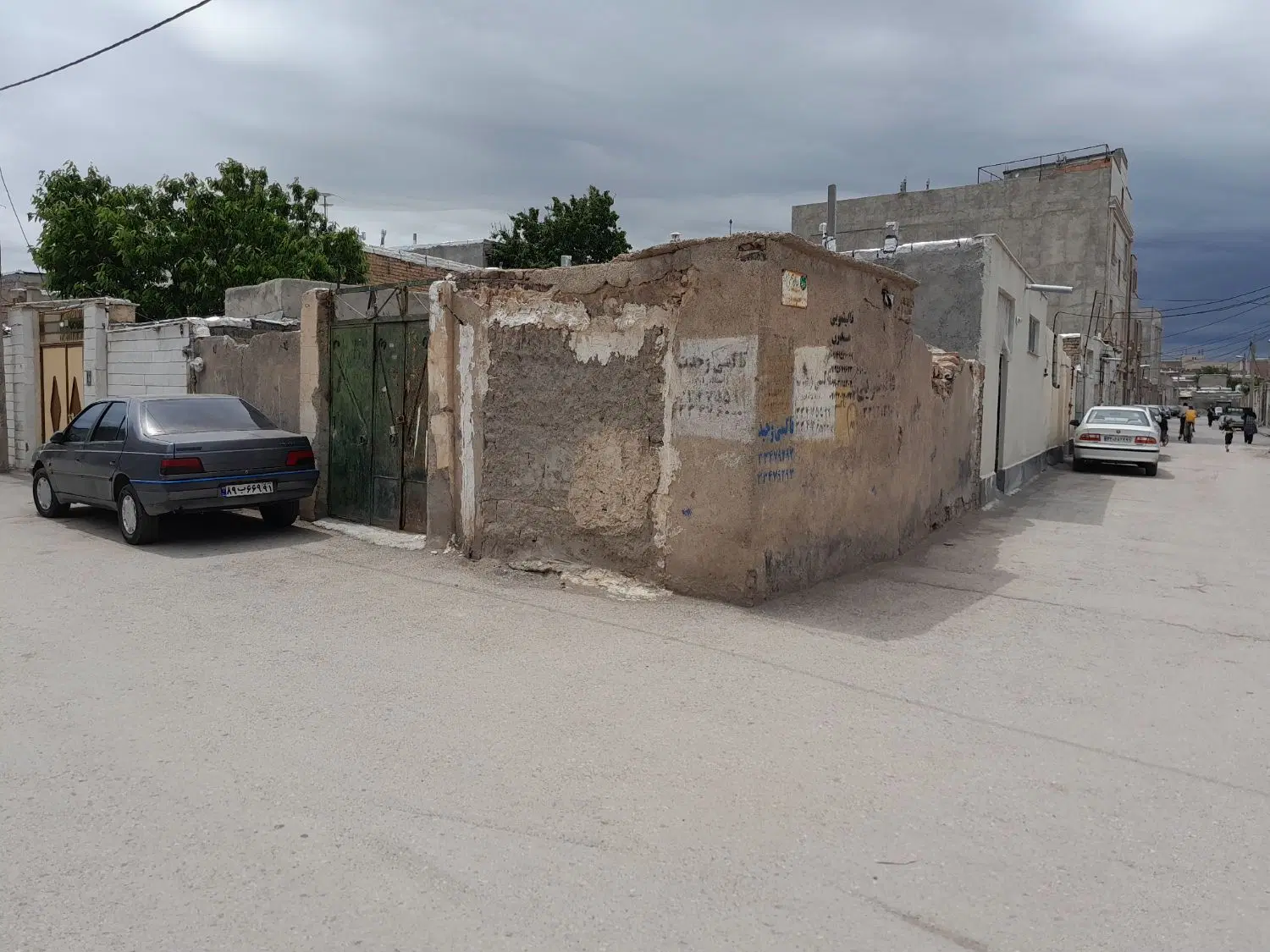 زمین چهاردیواری به مساحت ۶۵ متر اسلام آباد
