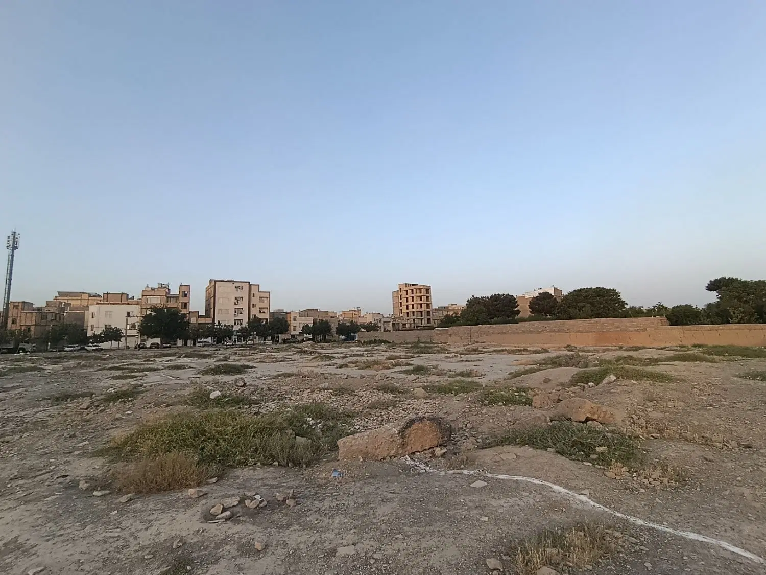 زمین ۲۶۰۰ متر  تقریبی