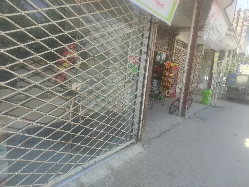 ۲۰ متر مغازه حاشیه جمهوری جنب نانوایی