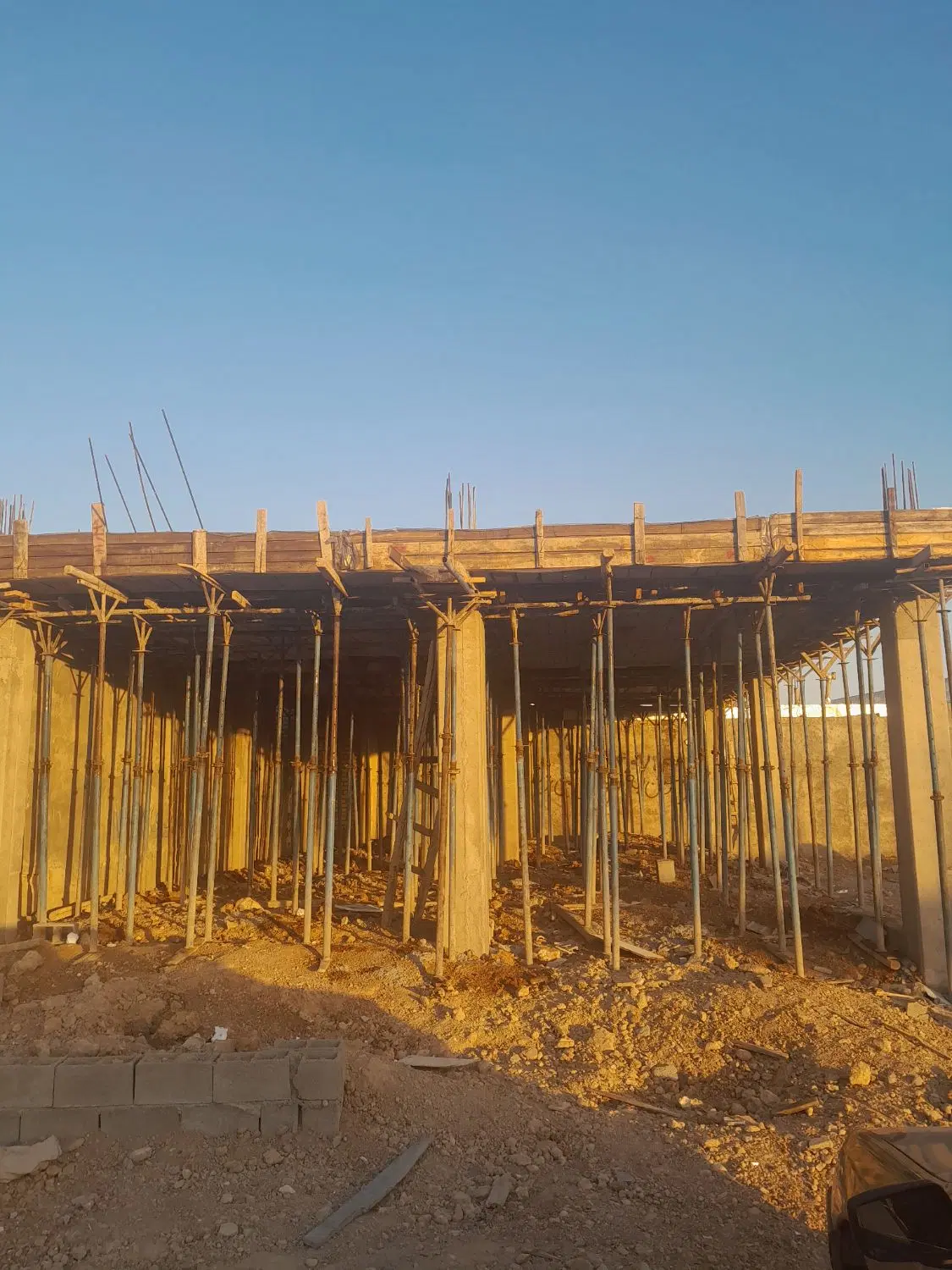 فروش خانه نیمه ساخته شرف آباد