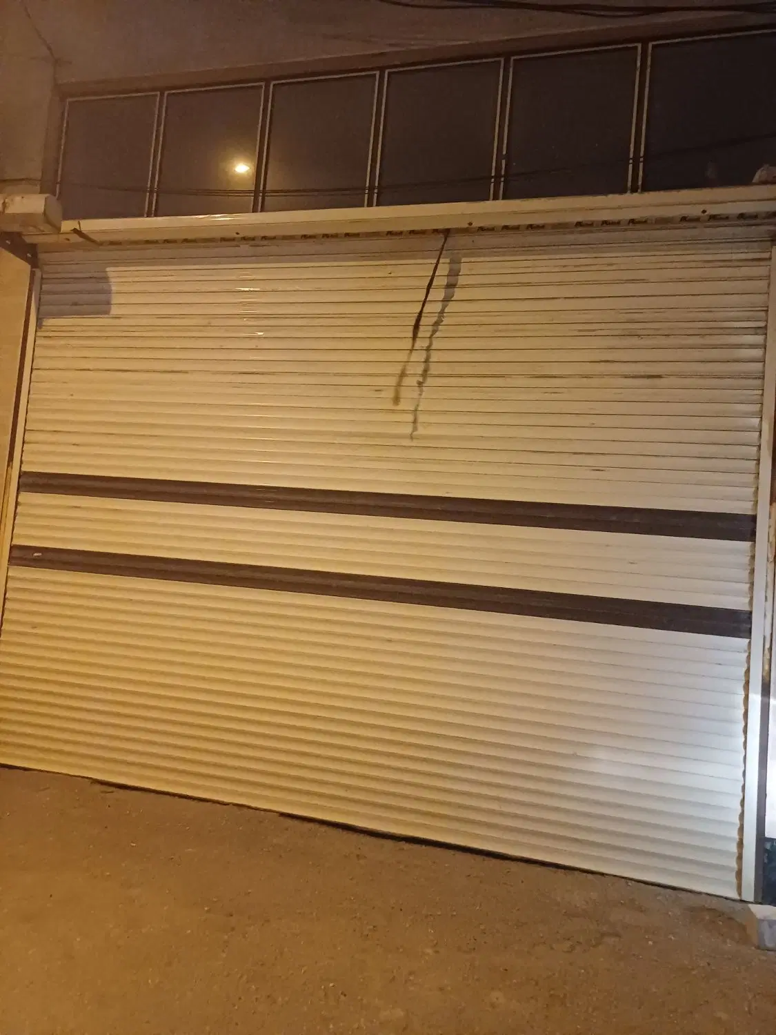 یک باب مغازه به ابعاد ۵۰ مت کف ۲۸ متر بالن