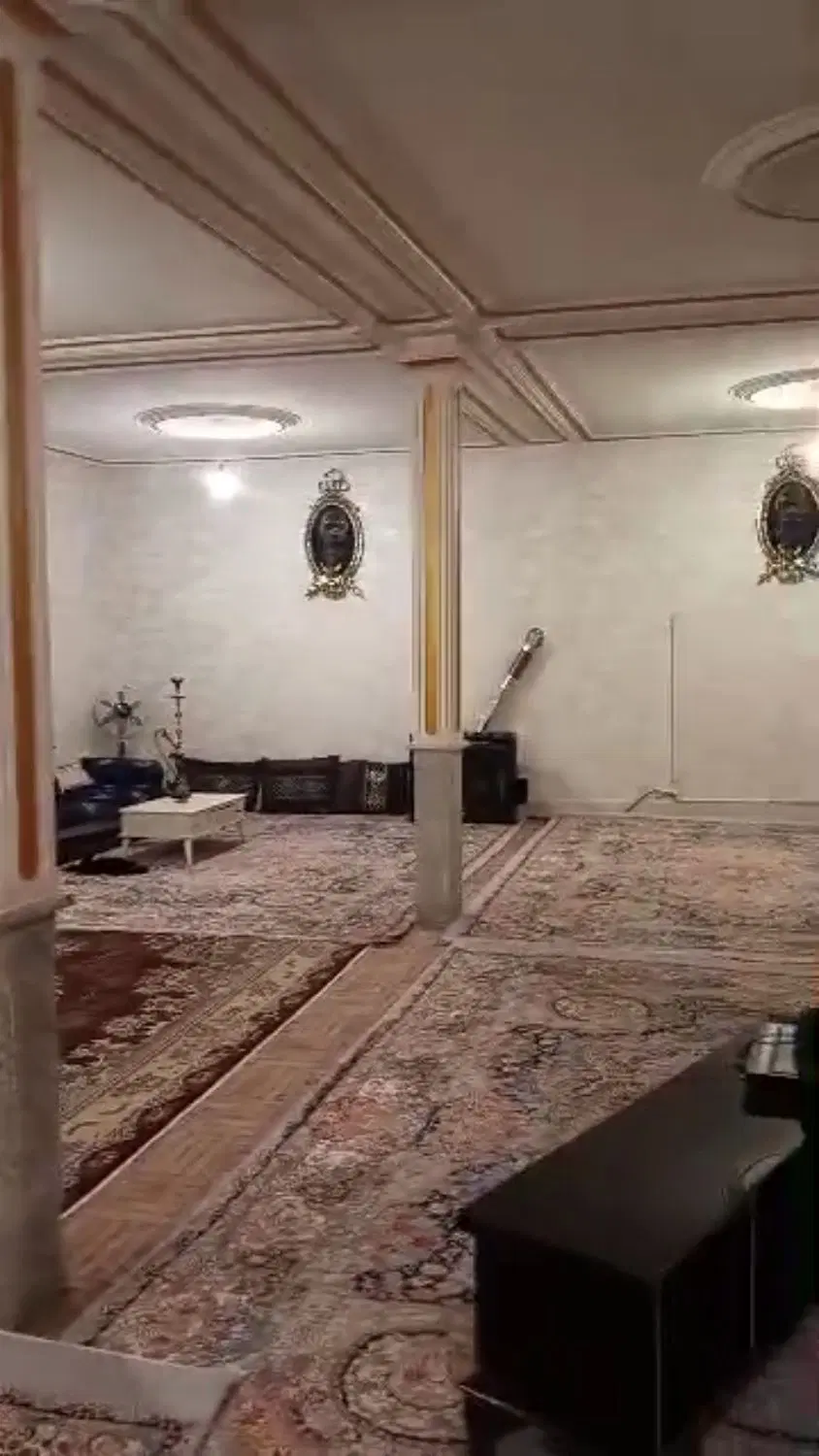 حیاط ویلایی لوکس ۲۸۰ متر