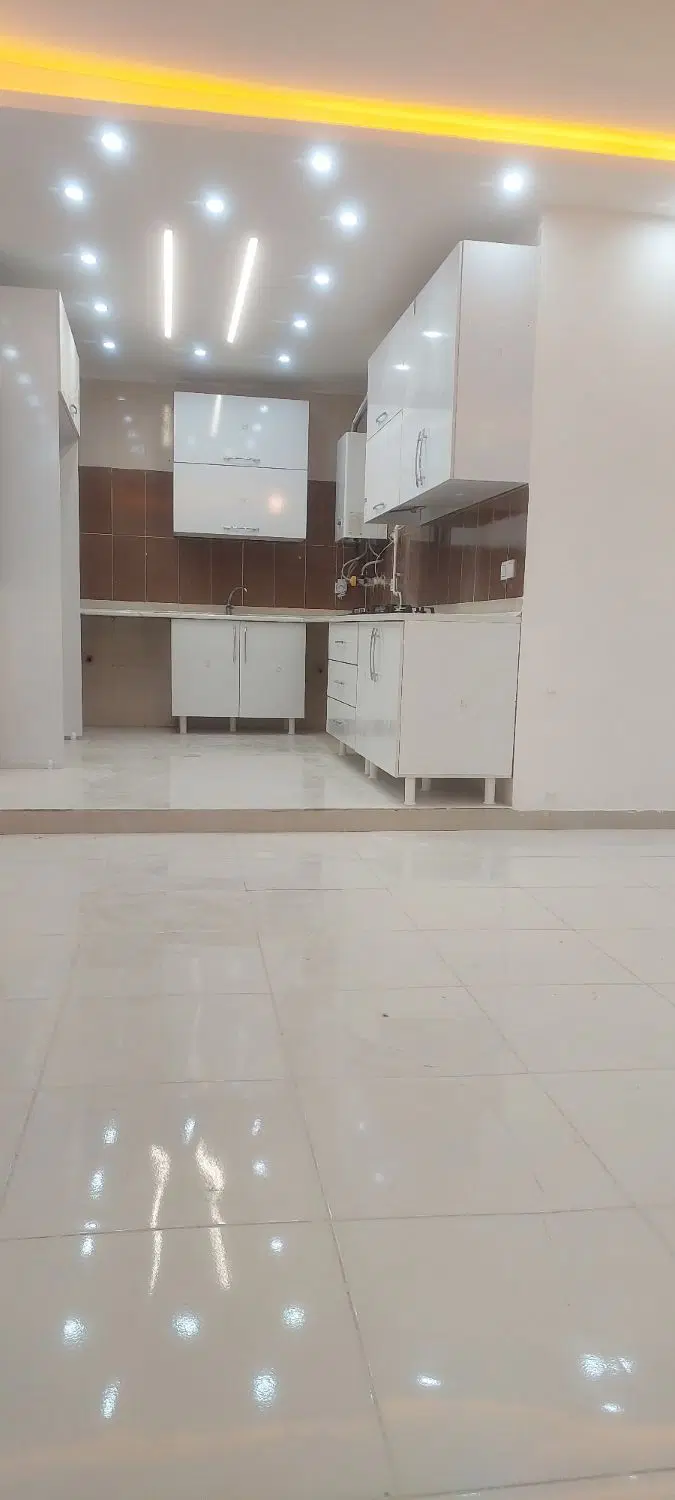 فروش واحد در سه راه شریعتی