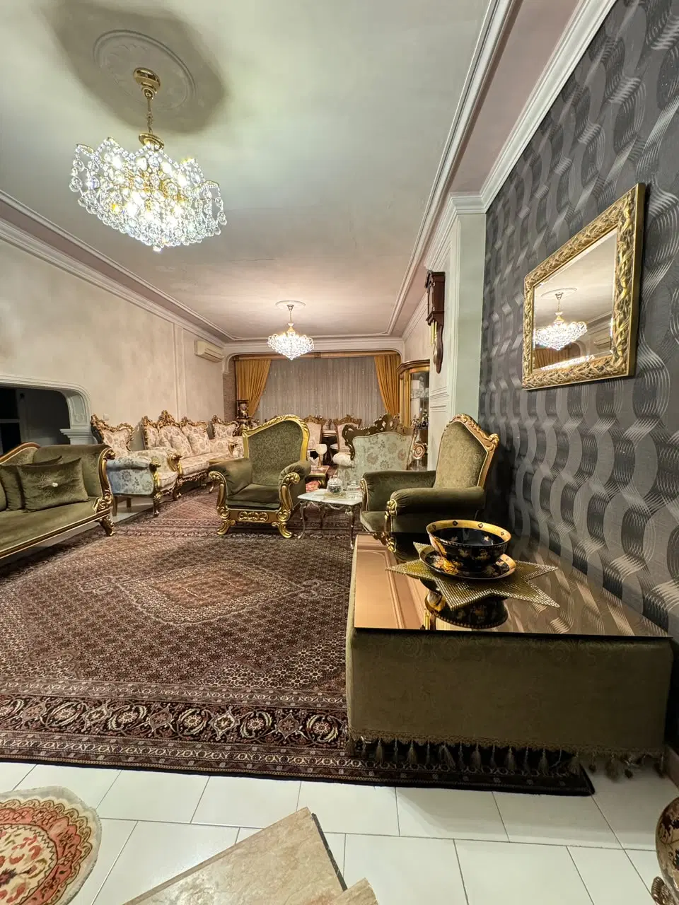 آپارتمان۸۰ مترمیدان ساعت