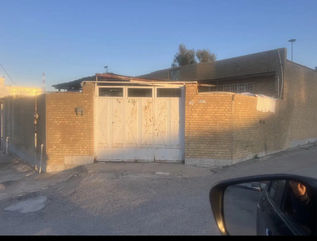 فروش منزل مسکونی سه نبش در سه راهی کارکنان