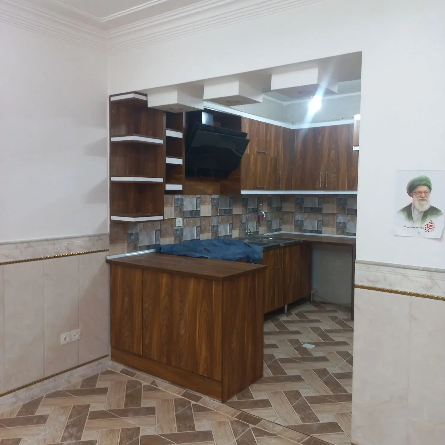 رهن دو طبقه پشت قواره
