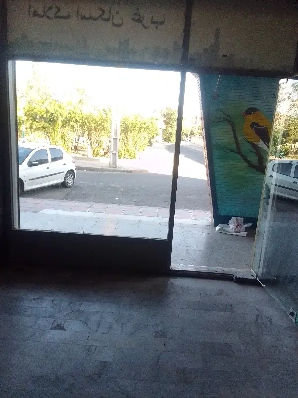 اجاره تجاری ۲۸ متر کف ۱۲ متر بالکن