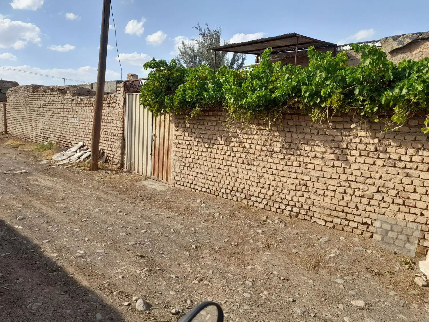 یک بابب منز ل مسکونی   روستای شفع‌آباد ریوند