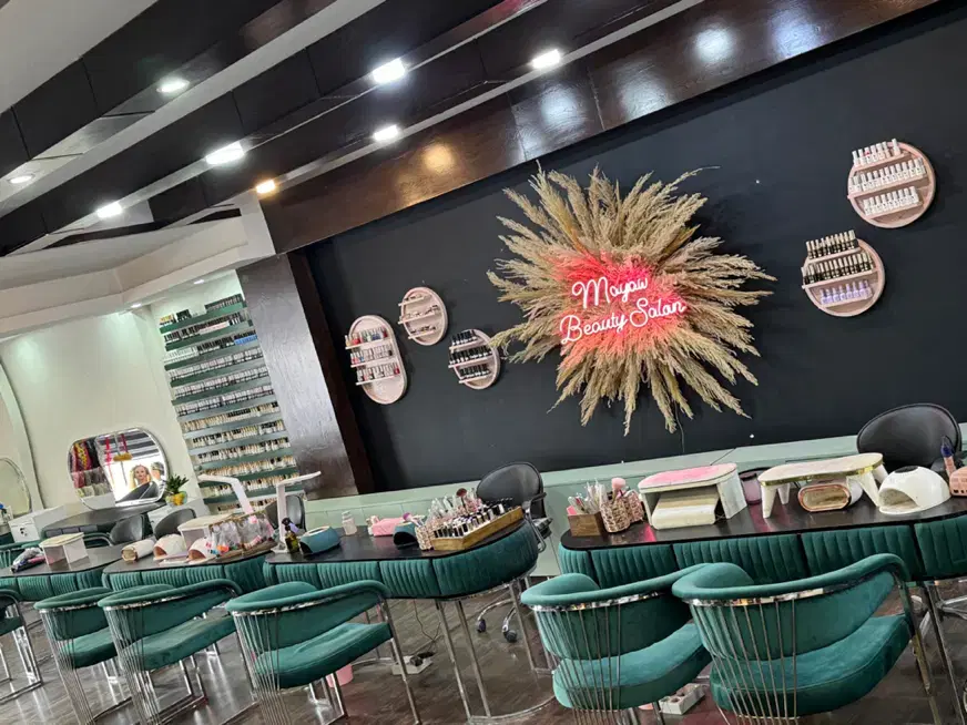 اجاره میز ناخن صندلی رنگ و تخت مژه و فیبروز