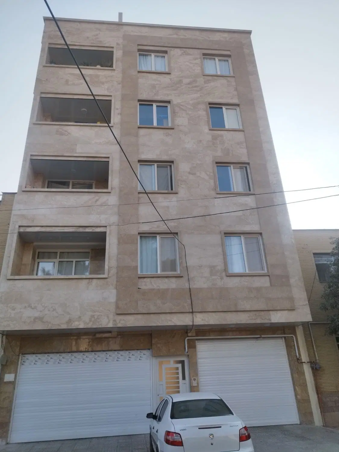 آپارتمان 143 متری سه خوابه