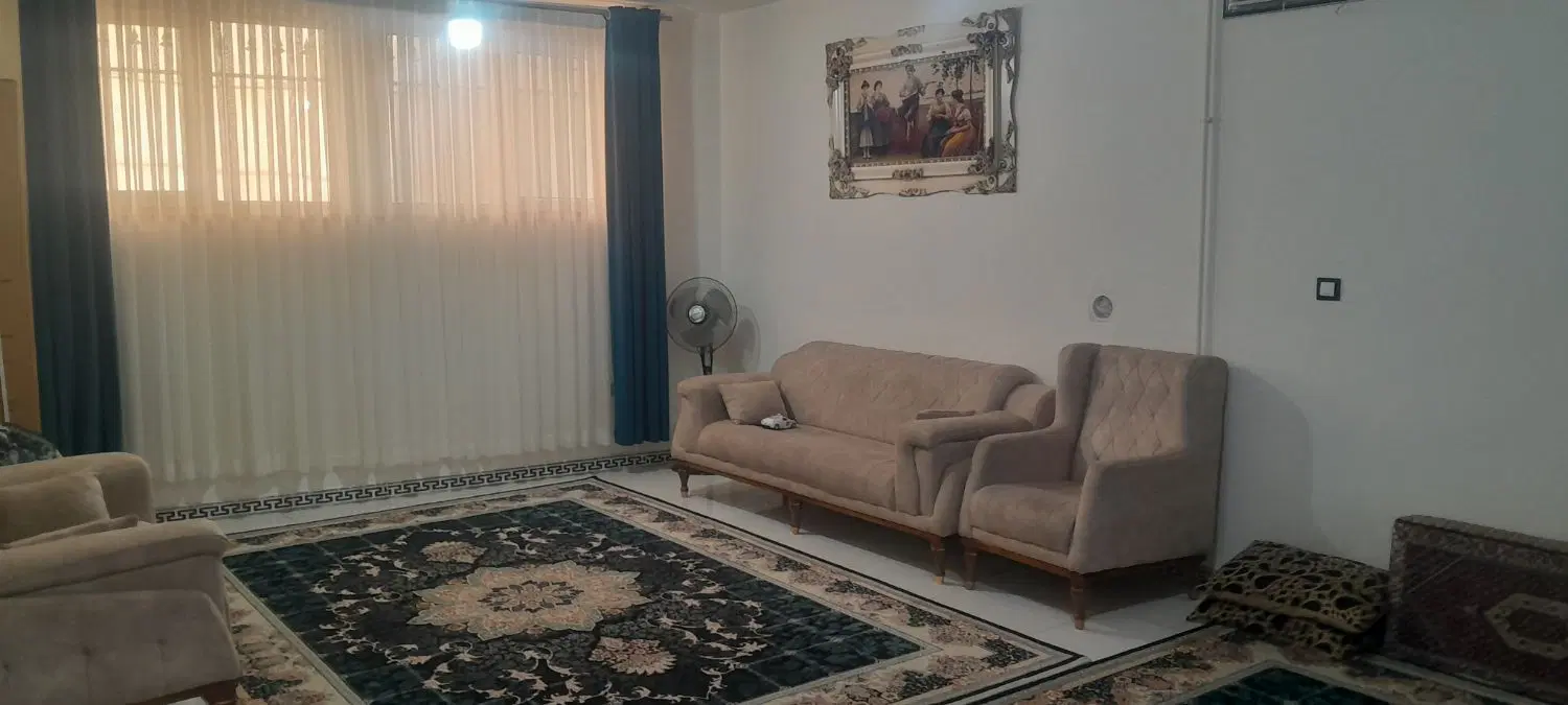 فروش یک طبقه خانه در بلوار شهید رجایی