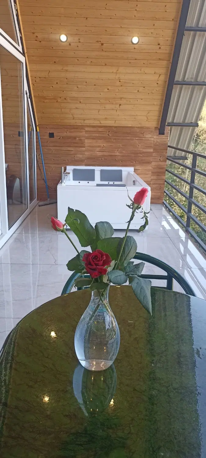 کلبه ی سه خوابه جکوزی دار کاریزما
