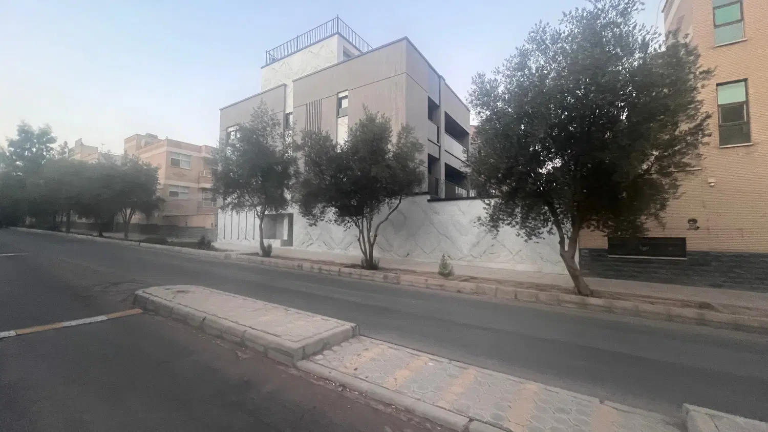 فروش یک واحد اپارتمان واقع درمیرزاطاهر غربی
