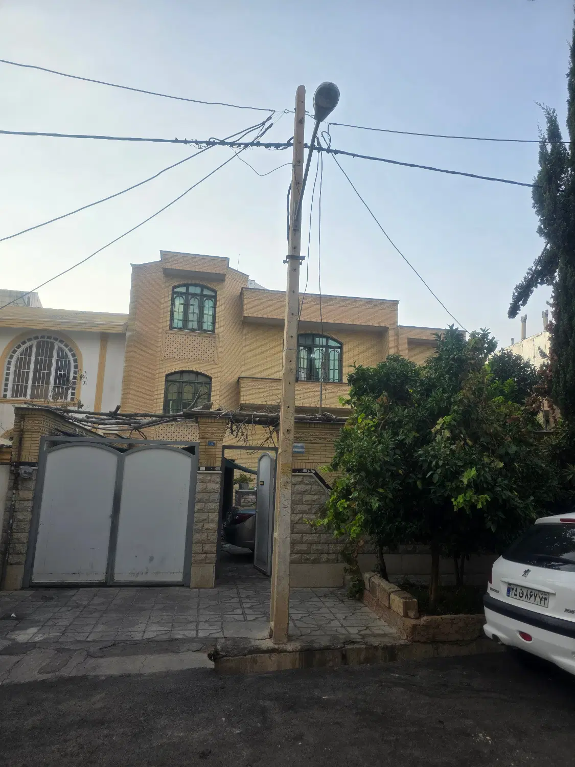 منزل مسکونی ویلایی 2 طبقه و سوییت