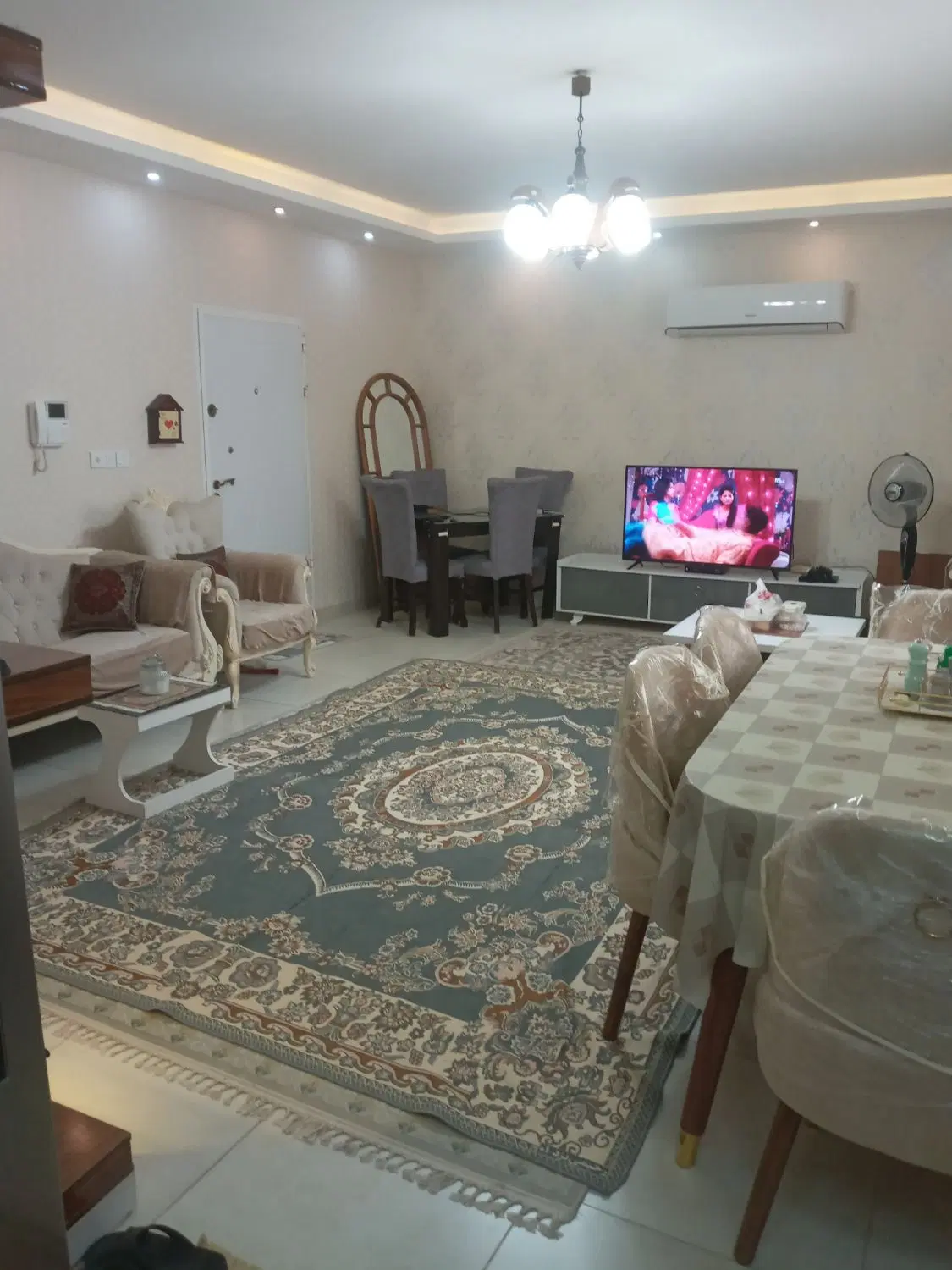 آپارتمان سه واحد تک واحدی طبقه اول