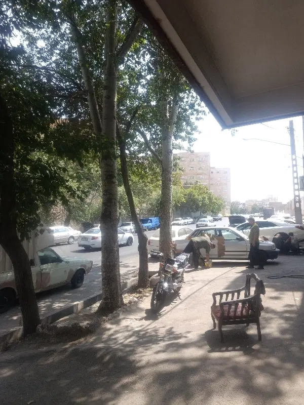 فروش یک باب منزل مسکونی با مغازه