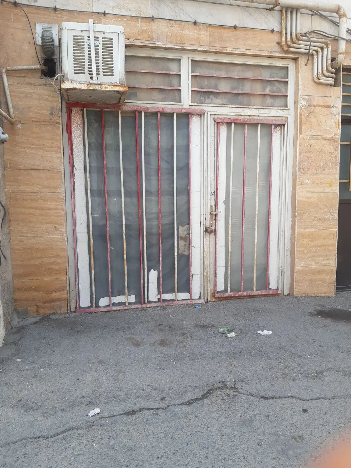 مغازه ۲۵ متری با ملکیت