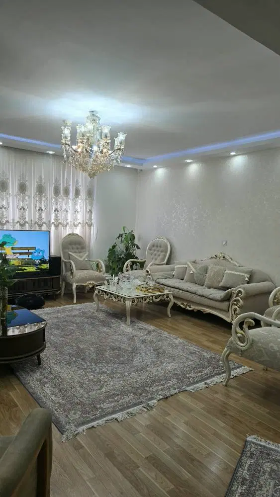 ۱۰۷ متر ، ۲خوابه ، ۱۰واحدی