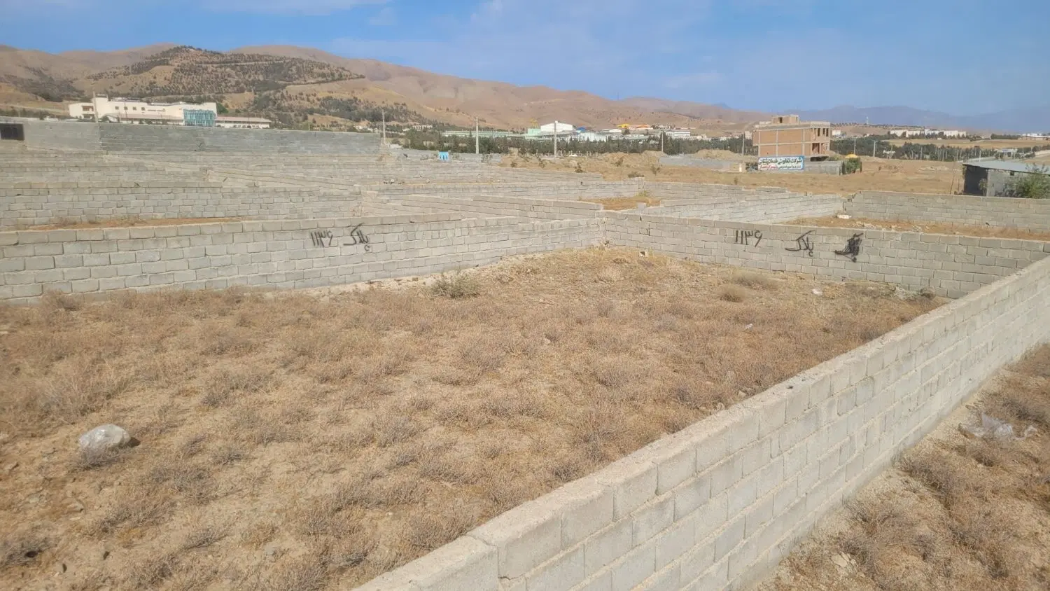 ۲۴۱متر سند تک برگ مسکونی ۶دانگ با جواز کردان
