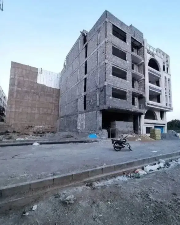 200 متر زمین مسکونی تجاری با شرایط استثنایی