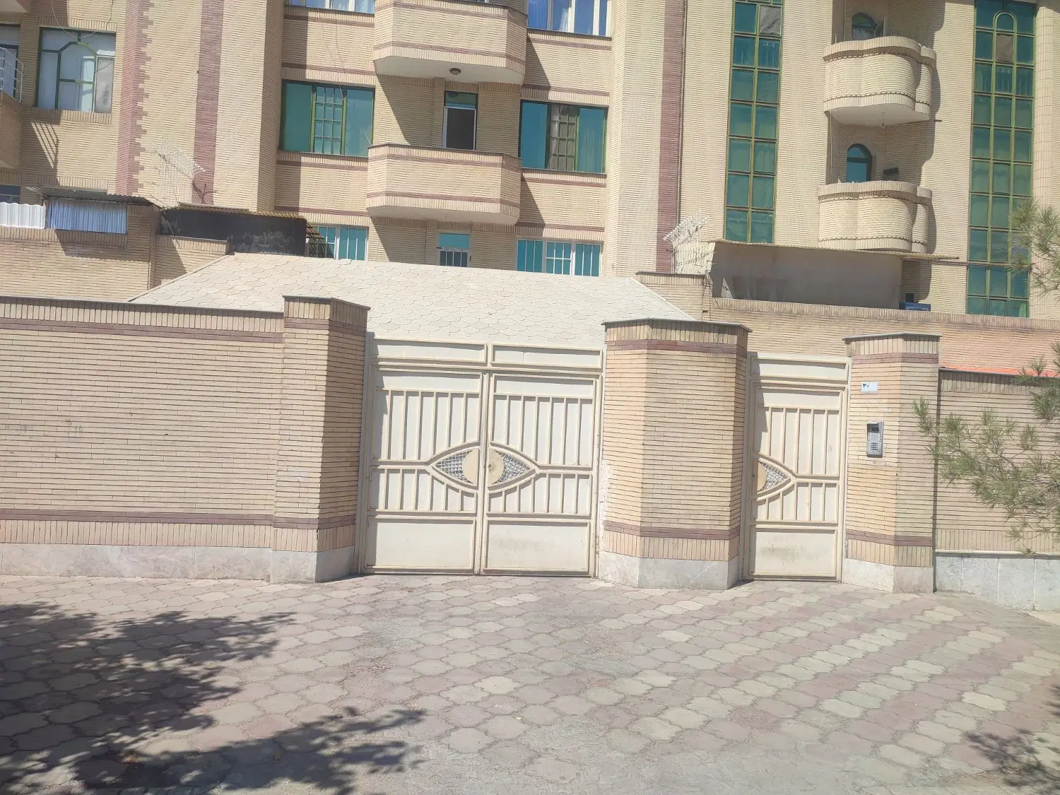 آپارتمان همکف مستقل درب جدا ۲ممر تک واحدی