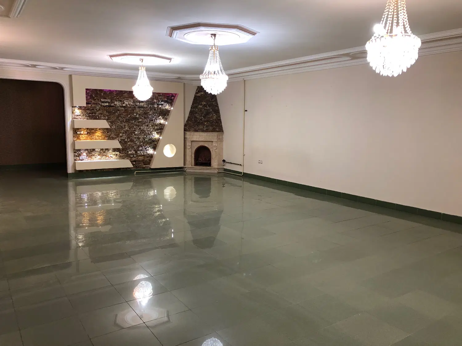 اجاره مسکونی راه جدا ۲۶۵ متر آزادگان یک
